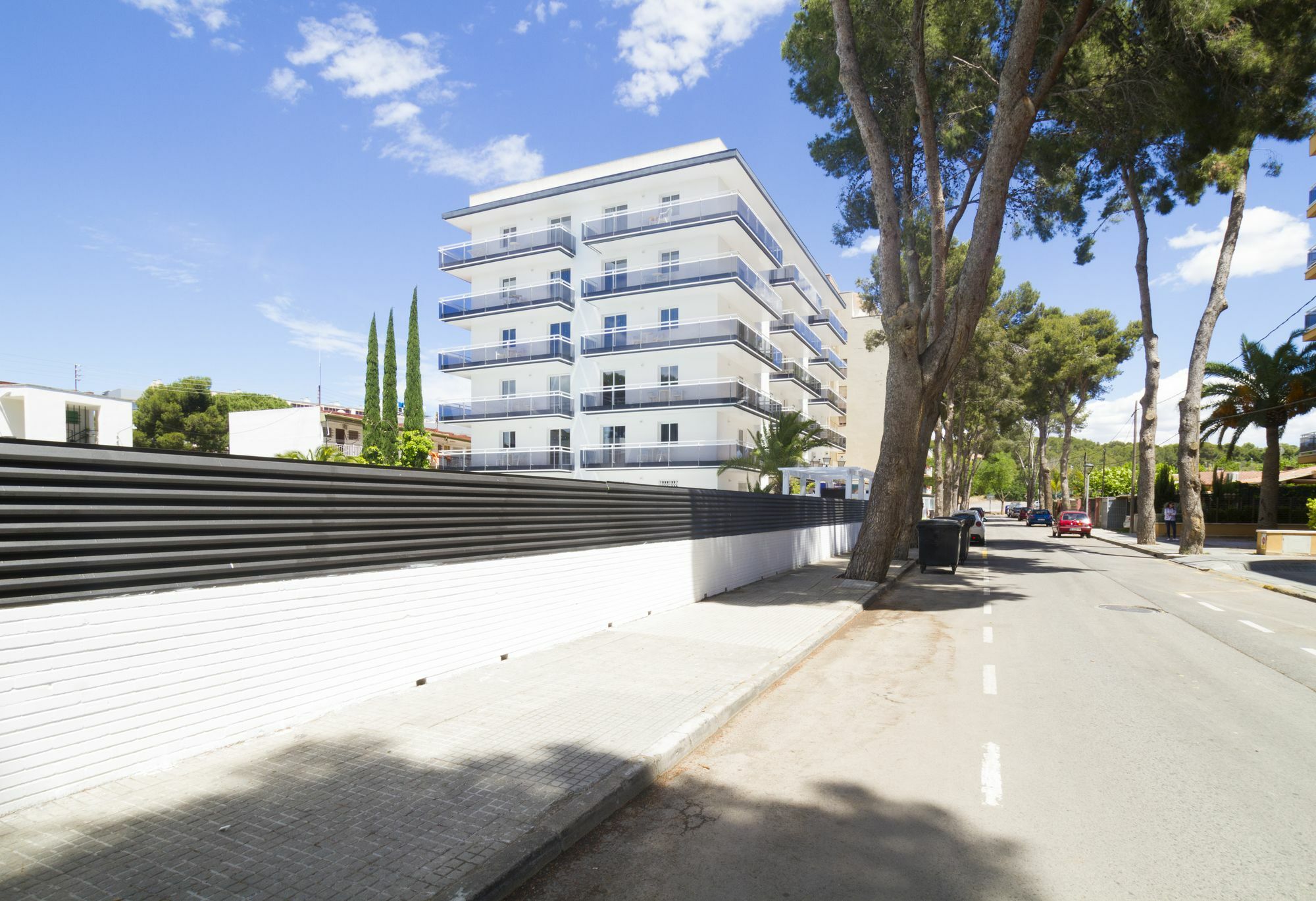 Apartamentos Intersalou Priorat المظهر الخارجي الصورة