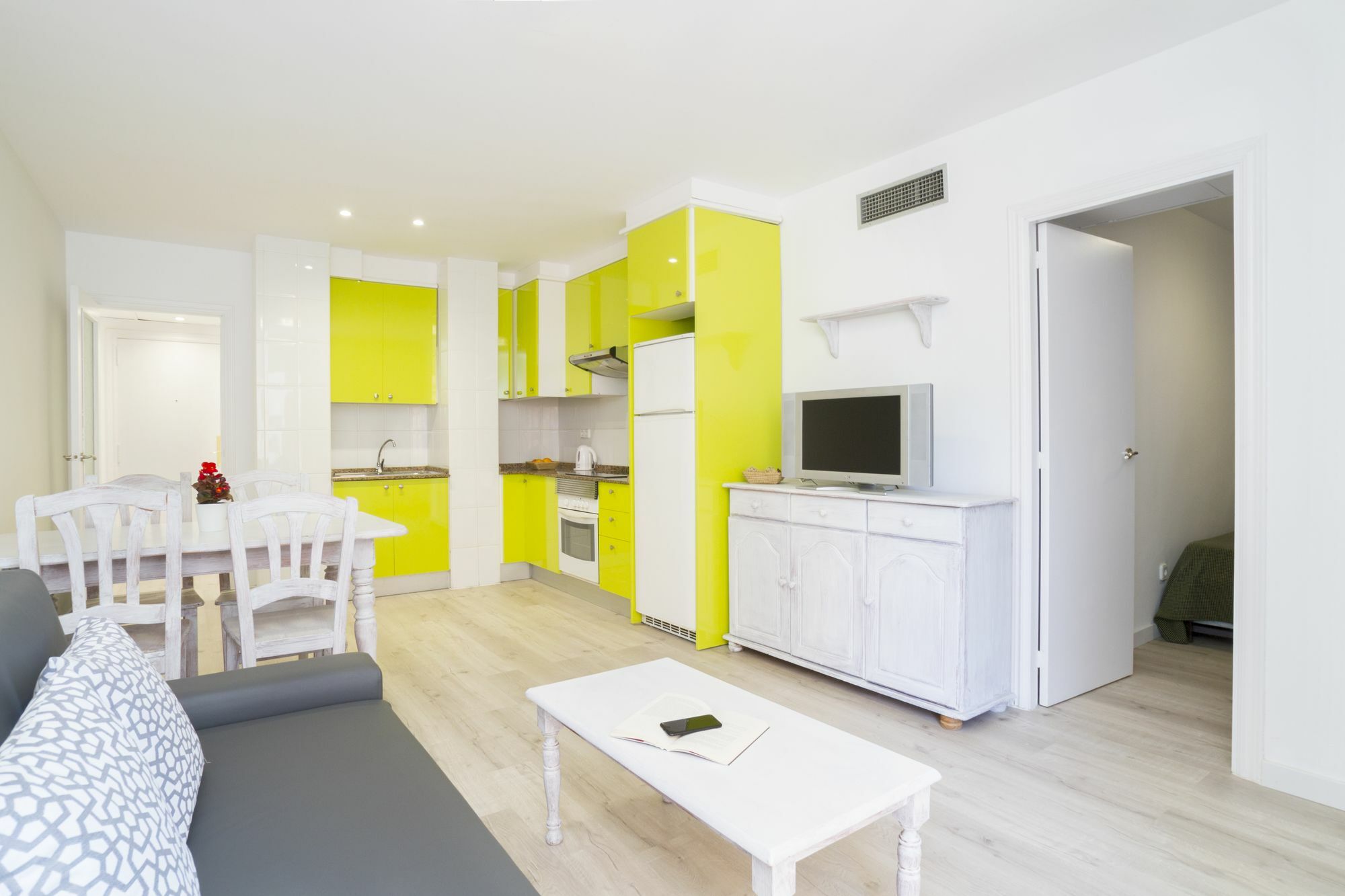 Apartamentos Intersalou Priorat المظهر الخارجي الصورة